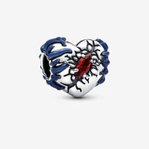 ✅Pandora Stranger Things Glow-in-the-dark Heart Charm